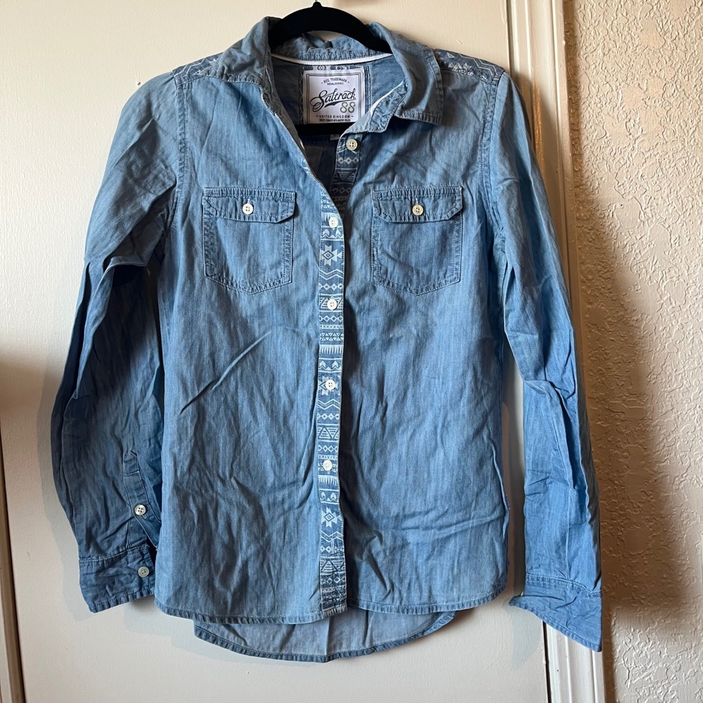 Saltrock 88 Womens Light Wash Chambray Denim Button Down Shirt Cotton S